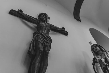 San Clemente Katedrali Teano şehrinin başlıca ibadet yeri ve Teano-Calvi piskoposluğunun merkezidir.