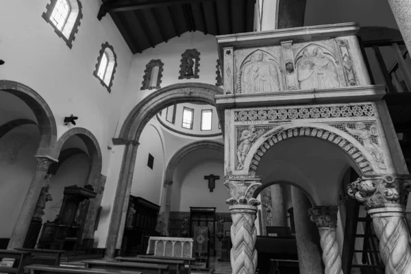 Кафедральный Собор Сан Клеменс Является Главным Местом Поклонения Городе Теано — стоковое фото