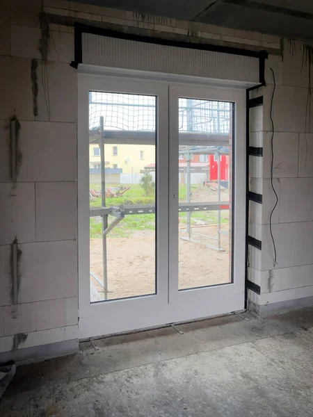 Auf Einer Baustelle Wurden Neue Fenster Den Neubau Eines Hauses — Stockfoto