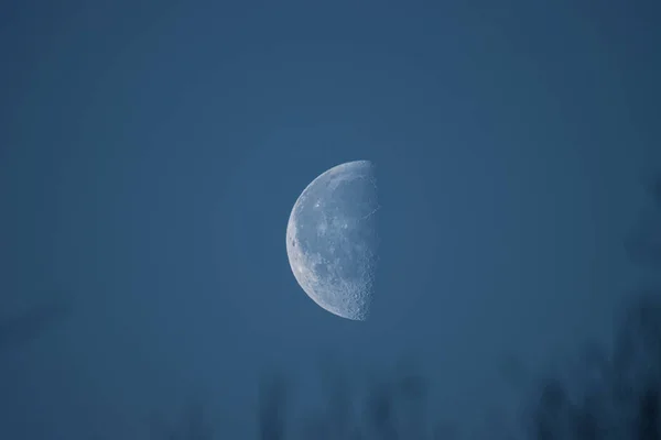 Primo Piano Una Luna Crescente Calante — Foto Stock