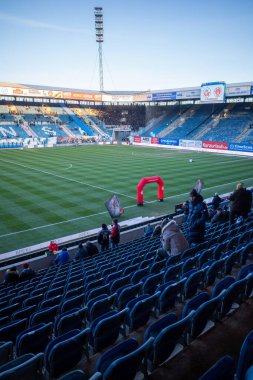 Maçtan birkaç dakika önce FC Hansa Rostock 'un futbol stadyumunun manzarası.