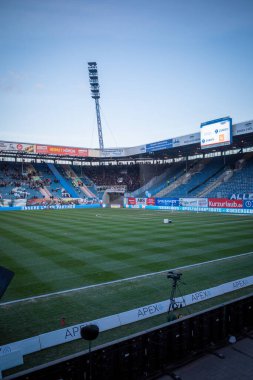 FC Hansa Rostock 'un futbol stadyumunda maç başlamadan birkaç dakika önce..