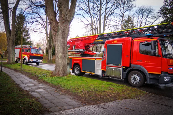 Пожежні Машини Припарковані Дорозі Під Час Операції — стокове фото