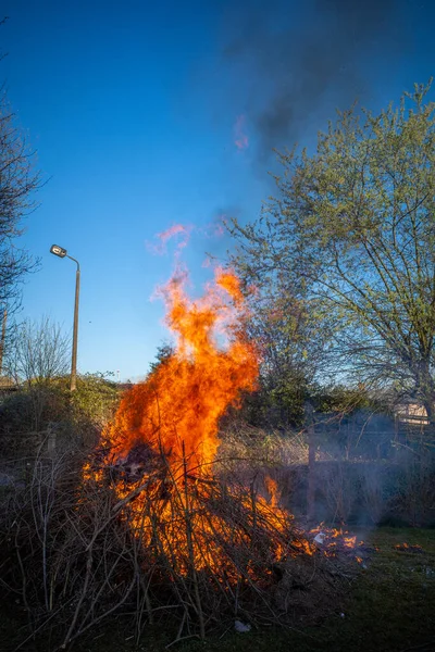 Bonfire Burns Big Blazing Flames — ストック写真