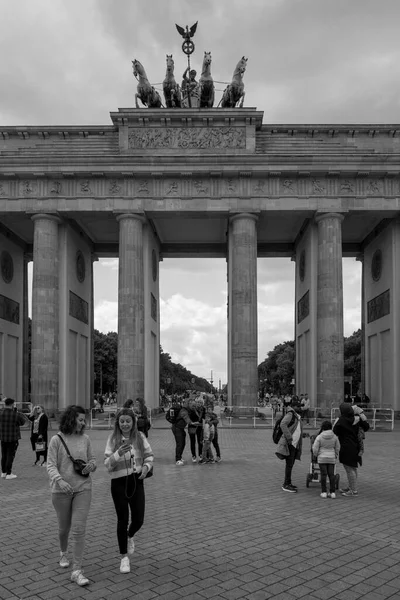Демонстрация Пятница Будущего Проходит Перед Бранденбургскими Воротами Берлине — стоковое фото