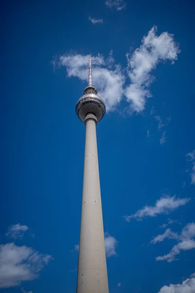 Берлинская Телебашня Прекрасную Погоду — стоковое фото