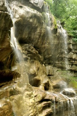 Cazibe Cheghemsky Boğazı - Kimya şelaleleri Kabardino-Balkaria.