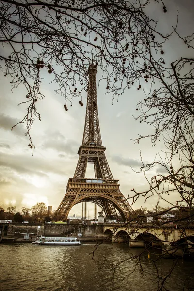 Paris Eiffel Tower at sunset — Stock Photo, Image