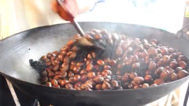 Tüccar kestane karıştırma