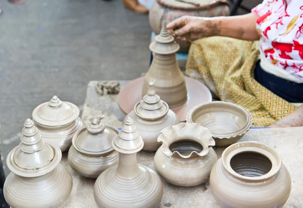 Thailand craftsman working on pottery clay and crafts — Stock Photo, Image