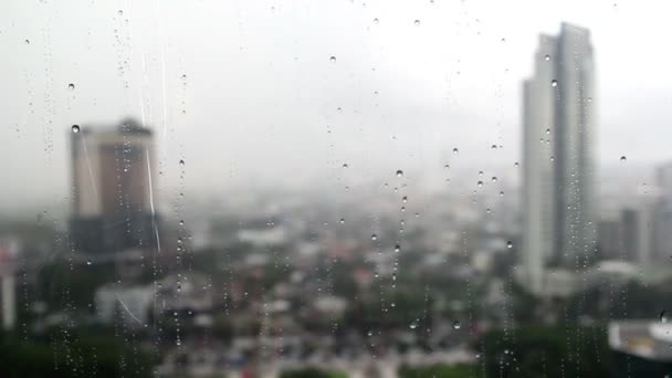 Chuva fora da vista alta do edifício em Bangkok — Vídeo de Stock