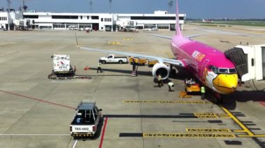 zaman sukut uçaktan nok air havayolu hazırlamak Bangkok Tayland Yurtiçi Uluslararası Havaalanı'nda alacak