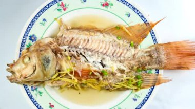 balık buğulama Çin tarzı timelapse yeme