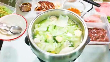 Sukiyaki ev timelapse, yemek
