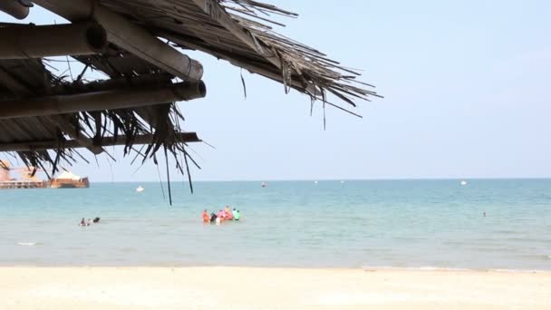 As pessoas gostam de verão — Vídeo de Stock