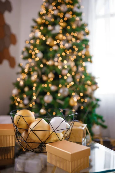 Traditional Christmas decorations. Christmas tree. — 图库照片
