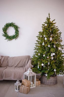 Geleneksel Noel süsleri. Noel ağacı. Mutlu yıllar..