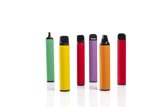 Conjunto Coloridos Cigarrillos Electrónicos Desechables Diferentes Formas Sobre Fondo Blanco —  Fotos de Stock