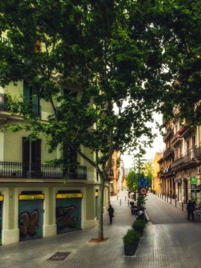 Barcelona City, İspanya gothic. bölgede ortaçağ binaları çevrili dar sokak