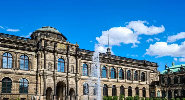 빙거는 드레스덴에 궁전같은 건물이다 건축가 마토스 다니엘 바로크 독일에서 건물중 — 스톡 사진