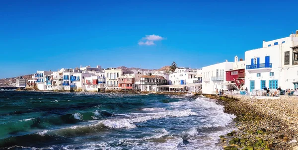 ギリシャのミコノス島にあるミコノス島の有名な絵のような小さなヴェネツィア湾の景色 — ストック写真