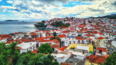Ege Denizi 'ndeki Yunan adası Skiathos' taki Chora kasabası..