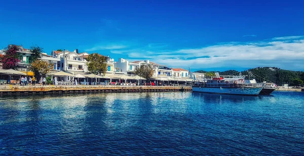 スキアトス ギリシャ 10月2021 スキアトスの港 ギリシャのスポーレス諸島の一つであるスキアトスに位置 エーガン ギリシャ — ストック写真