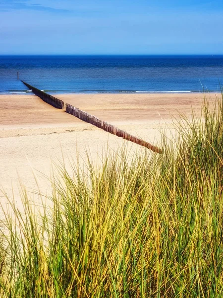 Beach Wooden Weave Breakers Landscape — Stock Photo, Image