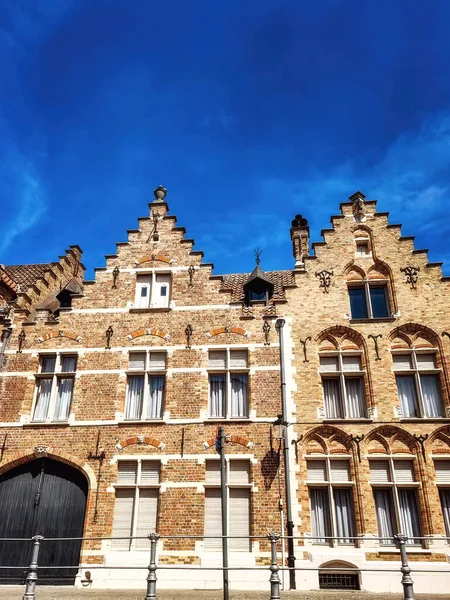 Brüksel Kiremitli Çatıları Olan Geleneksel Renkli Belçika Evleri — Stok fotoğraf