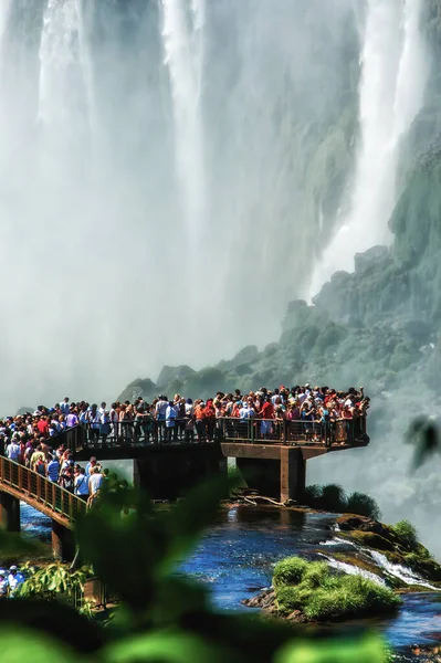 Tourists Iguazu Falls One World Great Natural Wonders Border Brazil — Stock Photo, Image