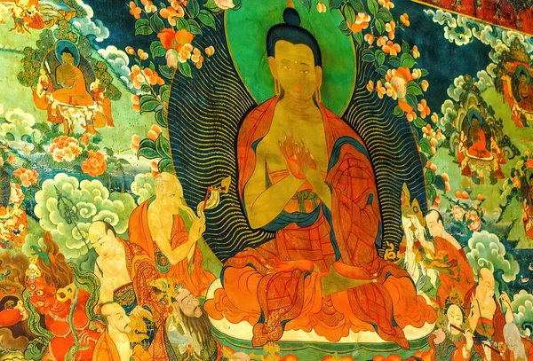 Lhasa Tibet, Çin - 29 Ağustos 2007: Lhasa 'daki ünlü Budist Tapınağı Jokhang' ın içi