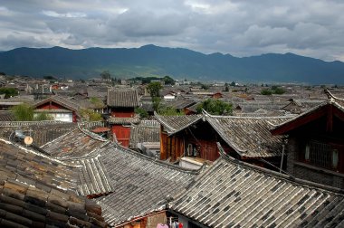 Çin 'in Yunnan eyaletinin kuzeybatısında yer alan Lijiang ilinin UNESCO Miras Alanı, Lijiang Eski Kasabası ile ünlüdür..