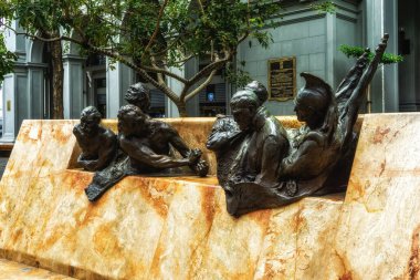 Guayaquil, Ekvador 'un tarihi şehir merkezindeki yaya bölgesinde Bağımsızlık Anıtı.