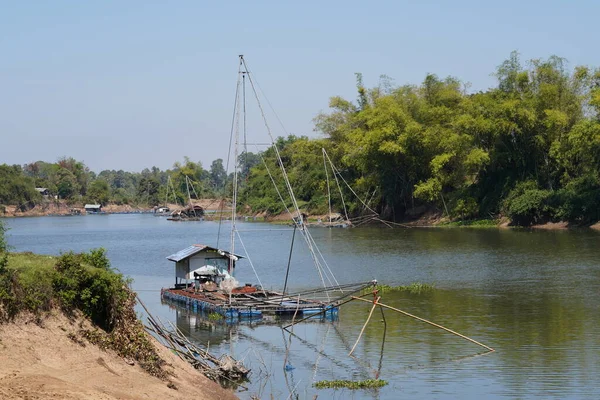 Fischerboote Auf Dem Fluss Sommer — Stockfoto