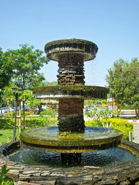 Brunnen im Park — Stockfoto