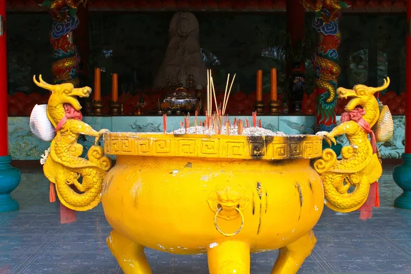 Incenso em um templo chinês — Fotografia de Stock