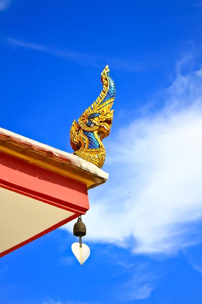 Thailändischer Drache oder König der Naga Statue — Stockfoto