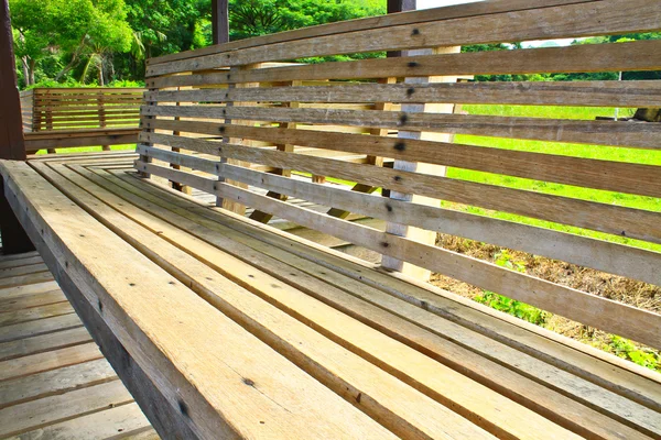 Wooden park bench — Stock Photo, Image