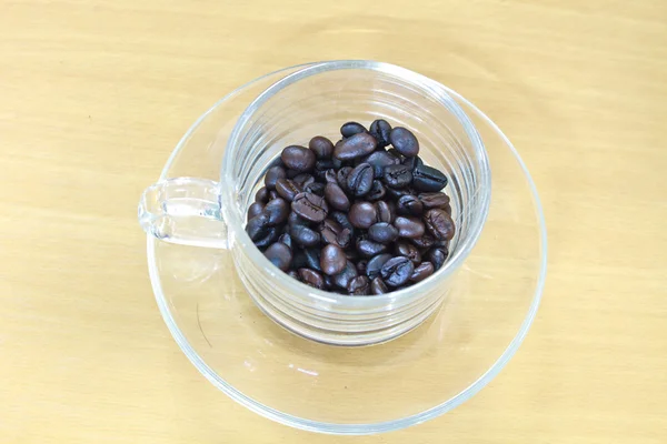 Grains de café dans la tasse — Photo