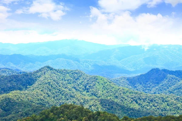 Views of the valley to the high peaks of 1200 meters in the nati — Stock Photo, Image