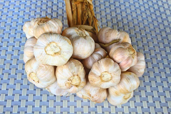 Bunch garlic — Stock Photo, Image