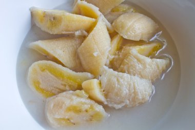 Hindistan cevizi sütü haşlanmış muz