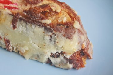 meyveli kek üzümlü ve baharat