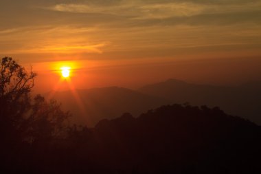 Sunset mountain zemin üzerine