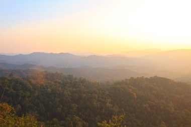 Sunset mountain zemin üzerine