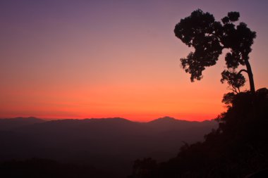 Sunset mountain zemin üzerine