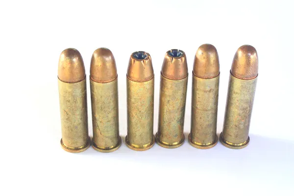 (πυρομαχικά) σφαίρες για το όπλο — Φωτογραφία Αρχείου