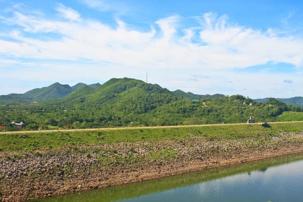 Kaeng Krachan Dam, Thailand — Stockfoto
