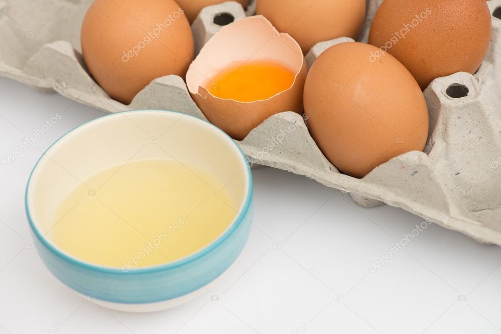 Separation the yolk of egg in little