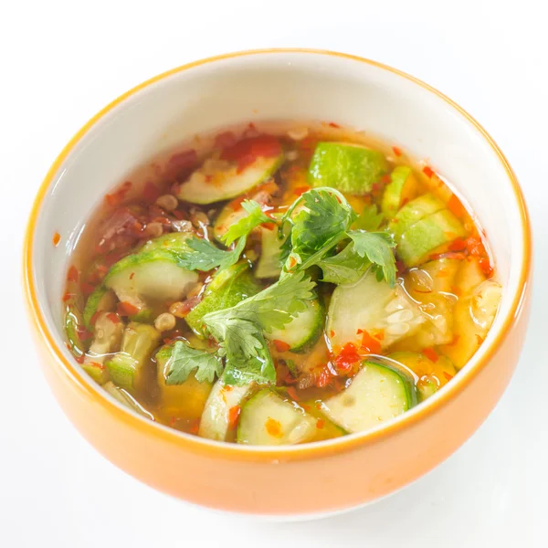 Mezcla de salsa de chile tailandés con pepino y cilantro — Foto de Stock